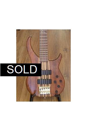 Peavey Cirrus Walnut 5 Peavey Cirrus Walnut 5